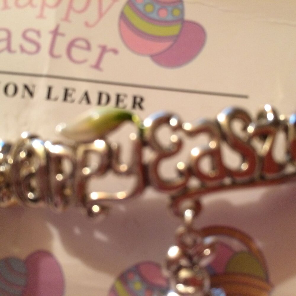 EASTER - 1990s Happy Easter Enameled Metal Stretch Charm Bracelet (NWT) - Picture 8 of 8